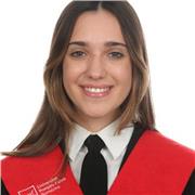Graduada en Derecho y estudiante del Máster de Abogacía, dirijo mis clases a estudiantes de ESO.
